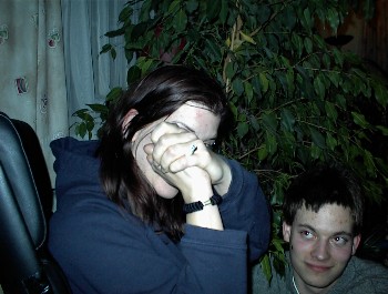 25.02 2:03 Oh je, jetzt kommt zum Alk noch der Rauch X-)