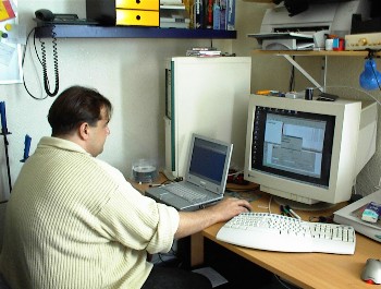 25.02 15:03 Heuzutage gibt sich keiner mehr mit einer Kiste zufrieden *lol*