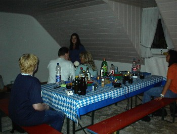 11.05 23:35 lara schwingt das Tanzbein :o)