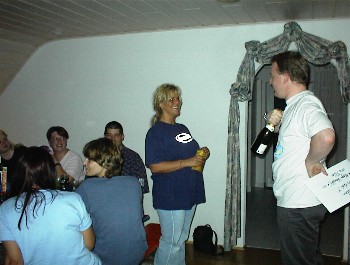 12.05 ...eine Flasche Schampus...