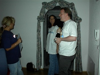 12.05 miri is gan hin und weg von dem Shirt